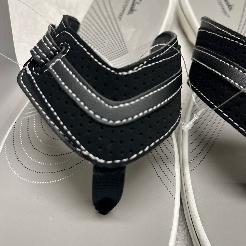 NEW. Clarks Cloudsteppers Breeze Reyna sandals - Picture 7 of 9